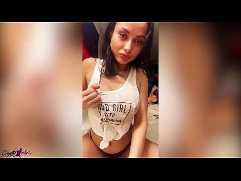 ❤️ En fyllig söt kvinna som avrunkade sin fitta och smekte sina enorma bröst i en våt T-shirt ️ Pornvideo at porn sv.naffuck.xyz ﹏